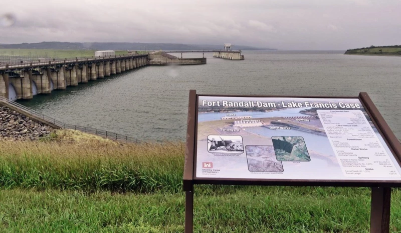 Fort Randall Dam Visitor Center - Toursian