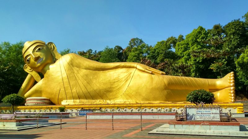 100 feet buddha - Toursian